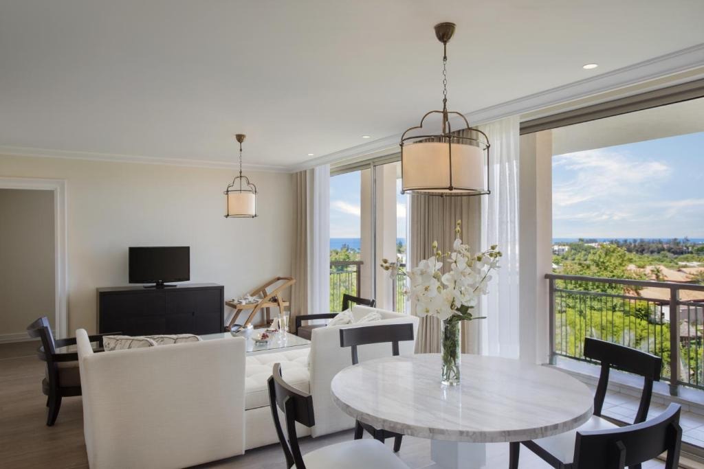 هتل ای سی گرین پالاس